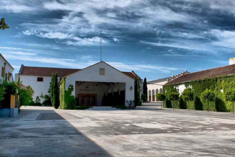 Exterior de la bodega Pérez Barquero
