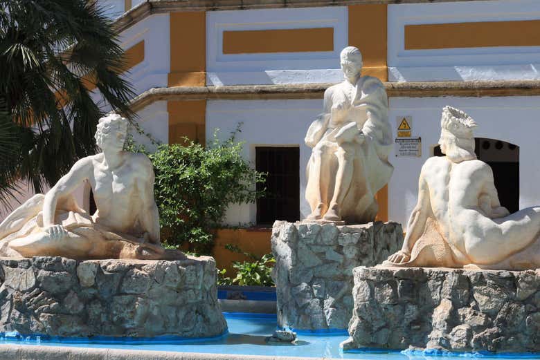 Fontaine ornementale dans le centre de Montilla