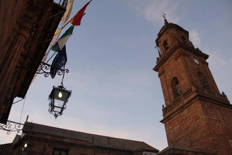 Parroquia de San Bartolomé al anochecer