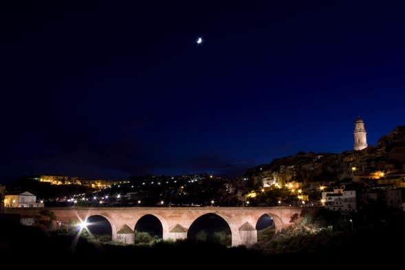 Tour noturno por Montoro