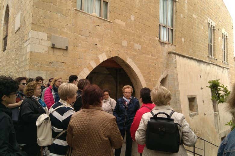 Davanti al municipio di Morella