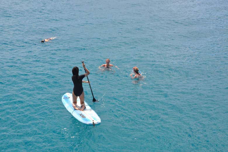 Baño durante el paseo en barco