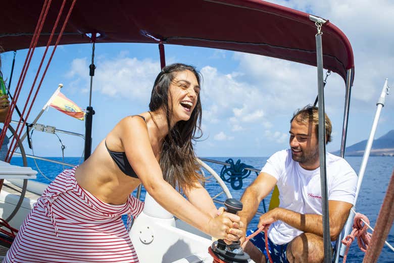 Aprendiendo a conducir el catamarán