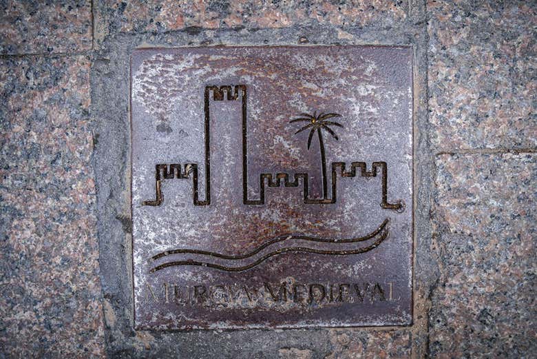 Descubriendo los orígenes de la muralla medieval de Murcia