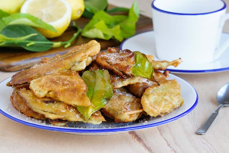 Degustación de postre típico murciano