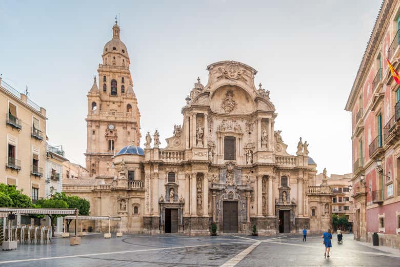 See the Baroque facade of the Cathedral of Murcia