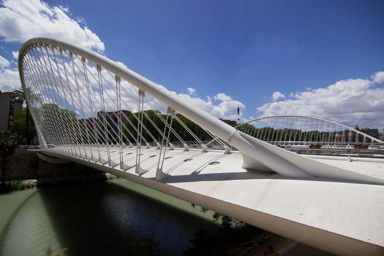 Contemplez les différents ponts de la ville