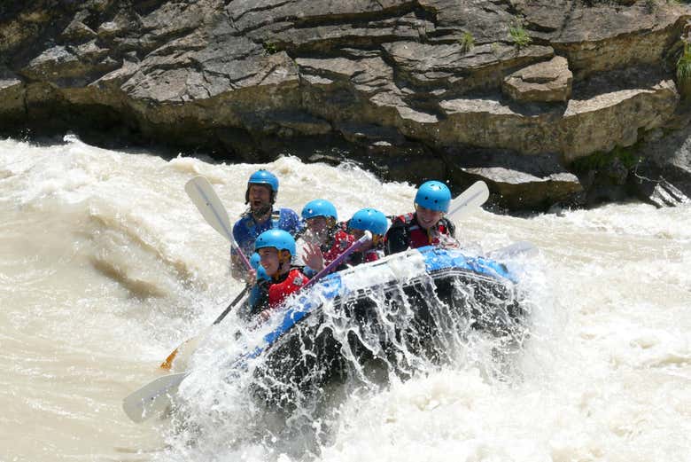 Surfing the Paso de Olas on the Río Gallego