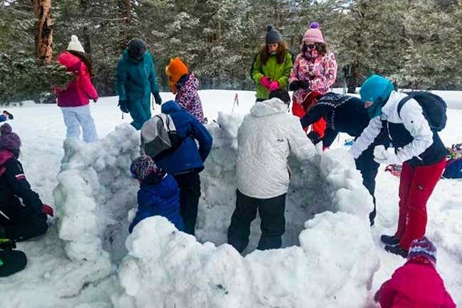 Construction d'un igloo