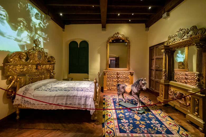 Explore the different alcoves