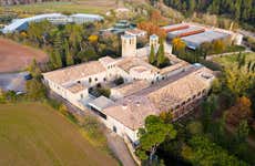 Tour medieval por el Monasterio de Sant Benet
