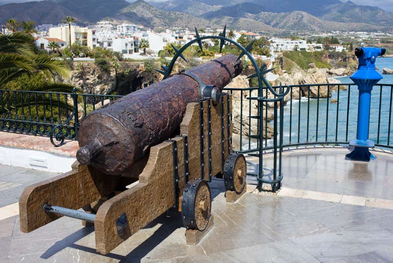 Un cañón en el Balcón de Europa
