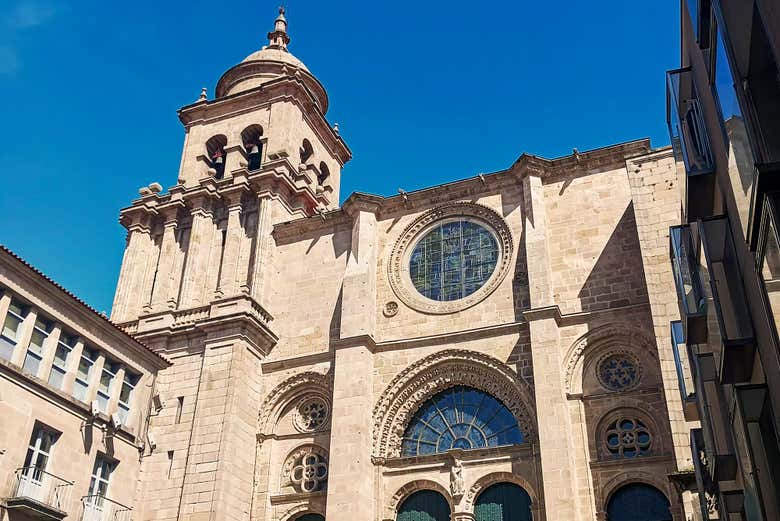 Fachada principal da Catedral de San Martiño