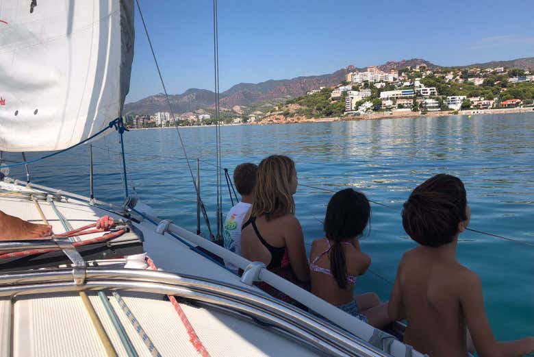 Niños a bordo del barco por Oropesa