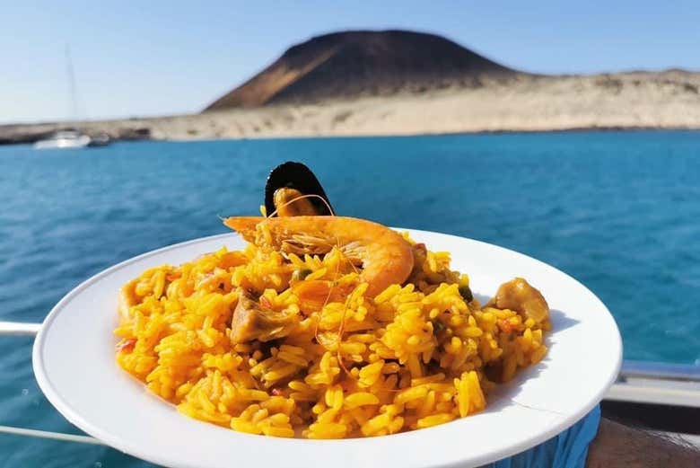 Comiendo una rica paella
