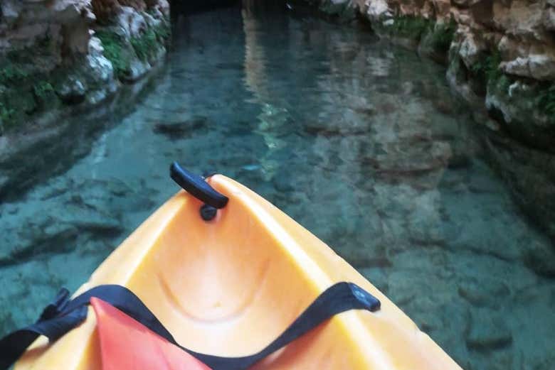 Navegando en kayak por las lagunas de Ruidera