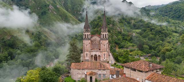 Excursión a los lagos de Covadonga, Cangas de Onís y Lastres