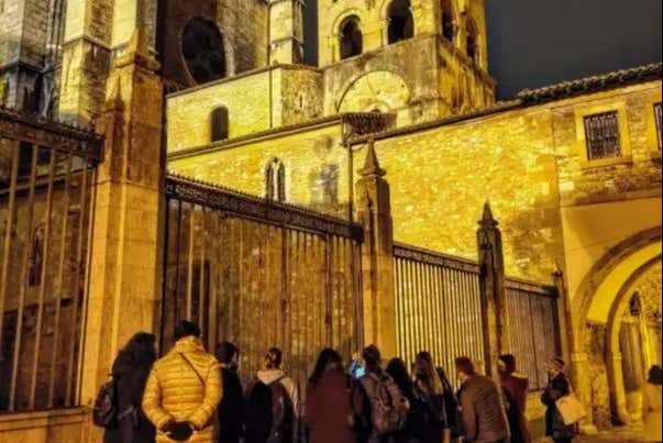 Conociendo los misterios de la catedral de Oviedo