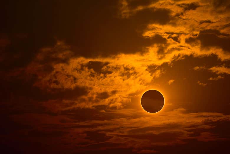 Eclipse solar total