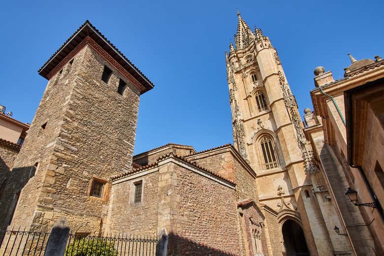 Arquitectura exterior de la Catedral de Oviedo