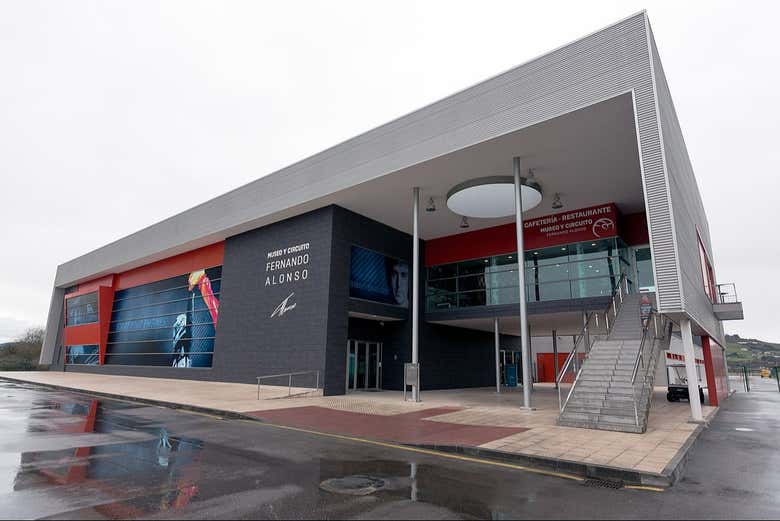 Exterior del Museo y Circuito Fernando Alonso