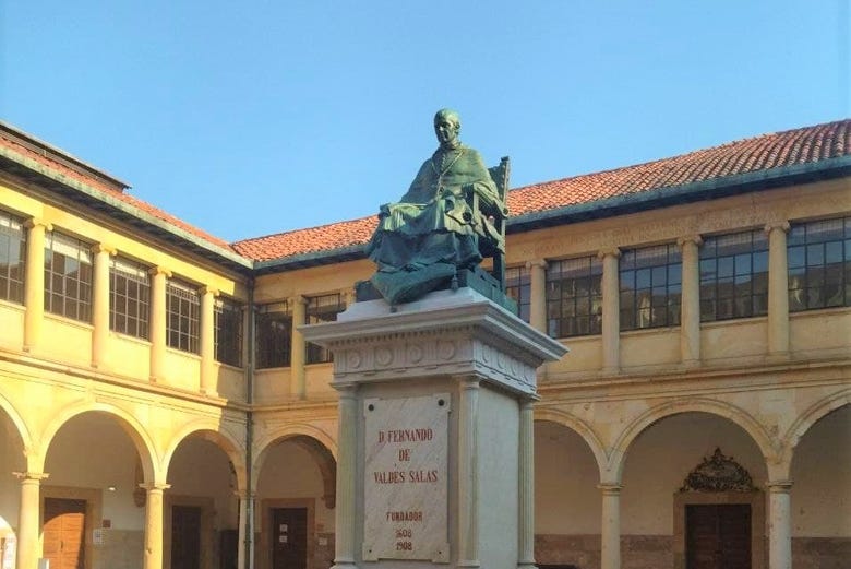 Fernando de Valdés y Salas statue