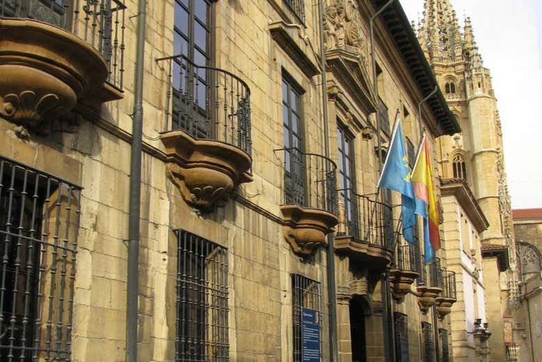 Entrada al museo de Bellas Artes de Asturias