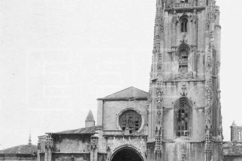 Catedral de Oviedo durante la Guerra Civil