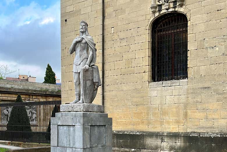 Statue du roi Alphonse II des Asturies