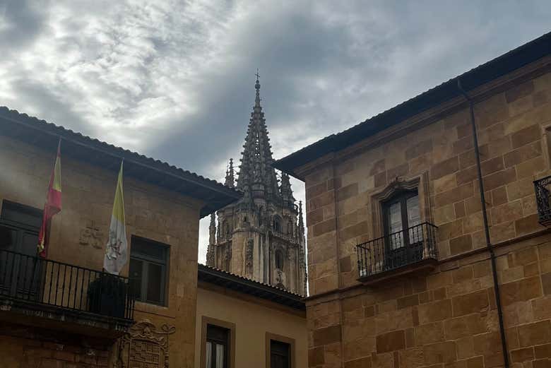 Descobrindo os segredos que Oviedo esconde