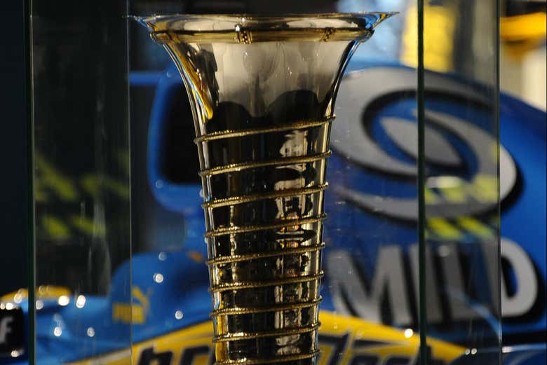 Copa del Mundial de Fórmula 1, logrado por Alonso en 2005 y 2006