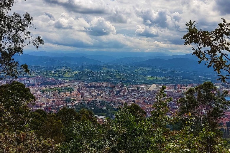 Vistas de Oviedo do monte Naranco