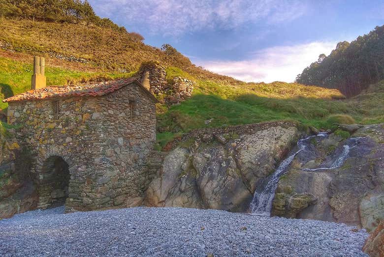 Uma pequena cachoeira
