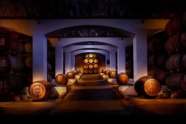 Vous visiterez la cave de la distillerie