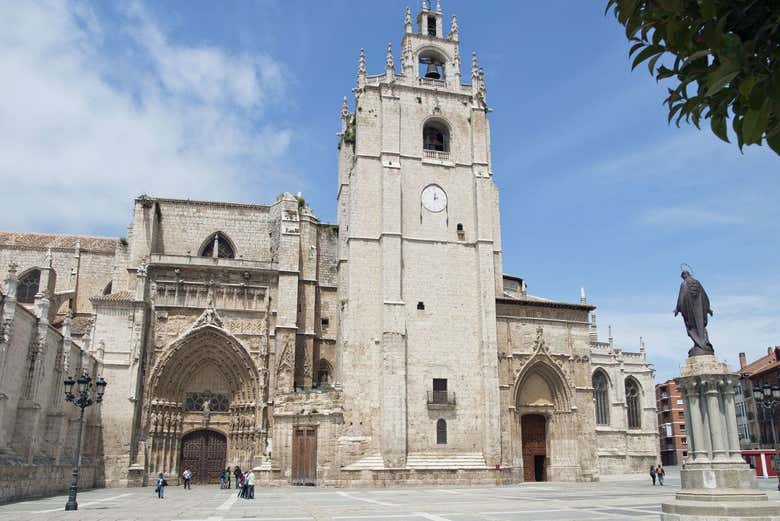 Fachada de la catedral