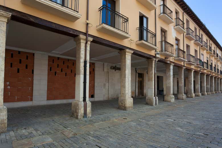 Edificios que esconden historias en la plaza Mayor de Palencia