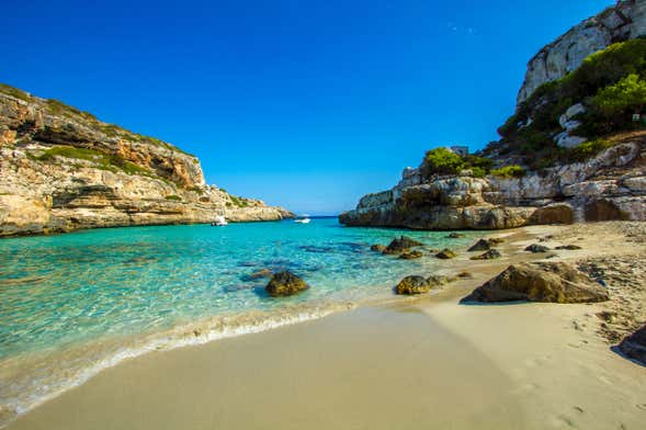 Excursão a Cala del Moro, Cala S'Almunia e Cala Llombards