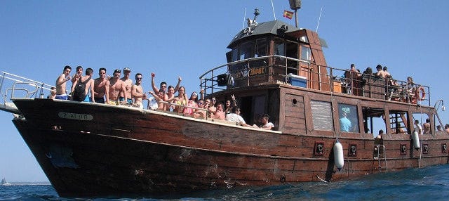 Fiesta en barco pirata por la bahía de Palma 