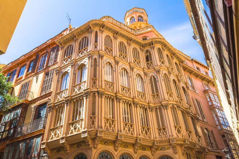El precioso edificio Can Corbella