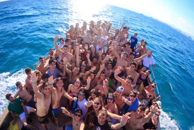 Navegando pelas águas de Mallorca a bordo do barco pirata