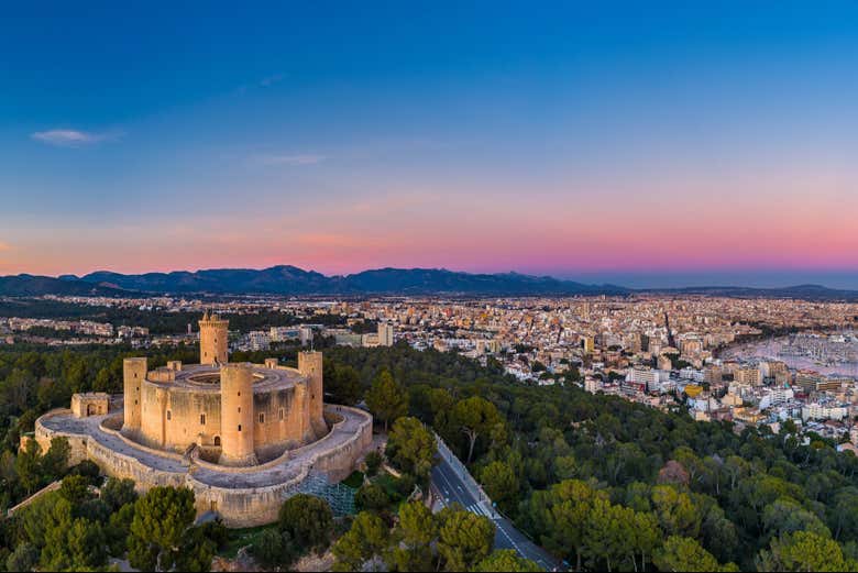 Panorámica del castillo de Bellver al atardecer