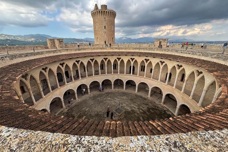 Uno de los pocos castillos de planta circular en Europa