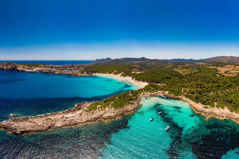 Vista aerea di Cala Mesquida