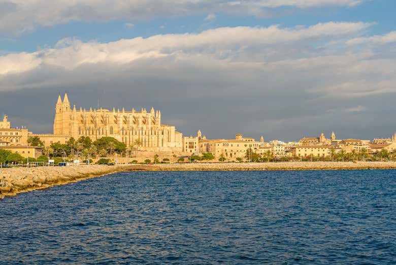 Veréis la Catedral de Mallorca desde el mar