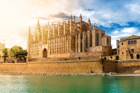 Visita guiada por la catedral de Palma