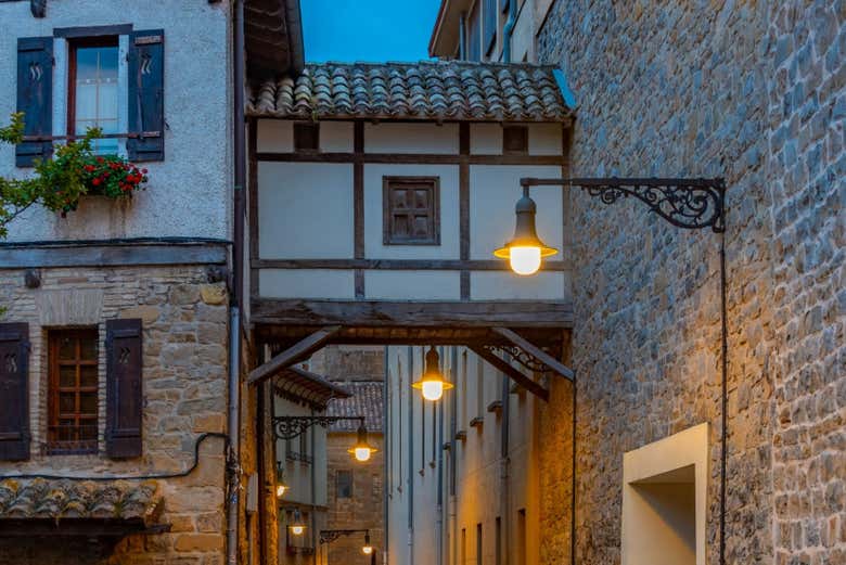 Calle del Redín al caer la noche