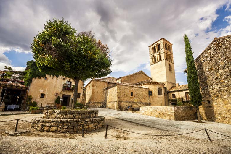 Pasando por la iglesia