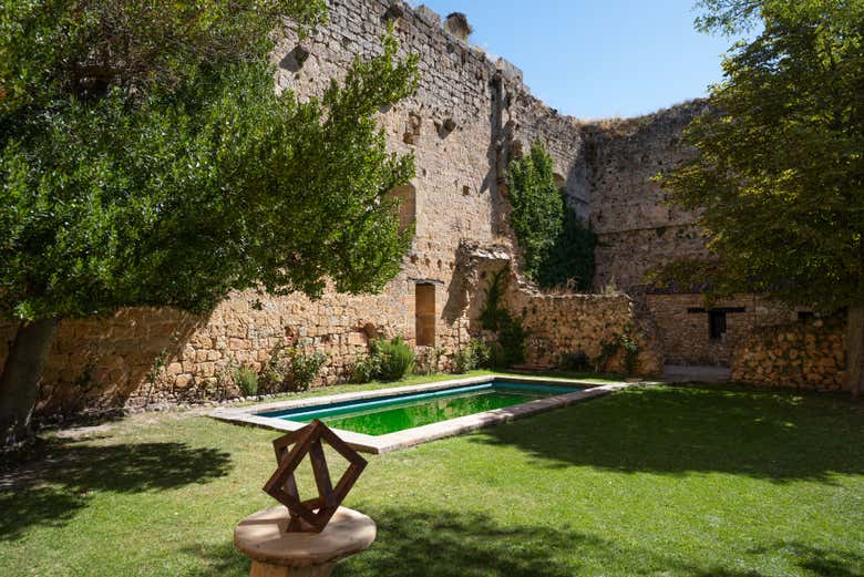 Jardín interior del castillo 