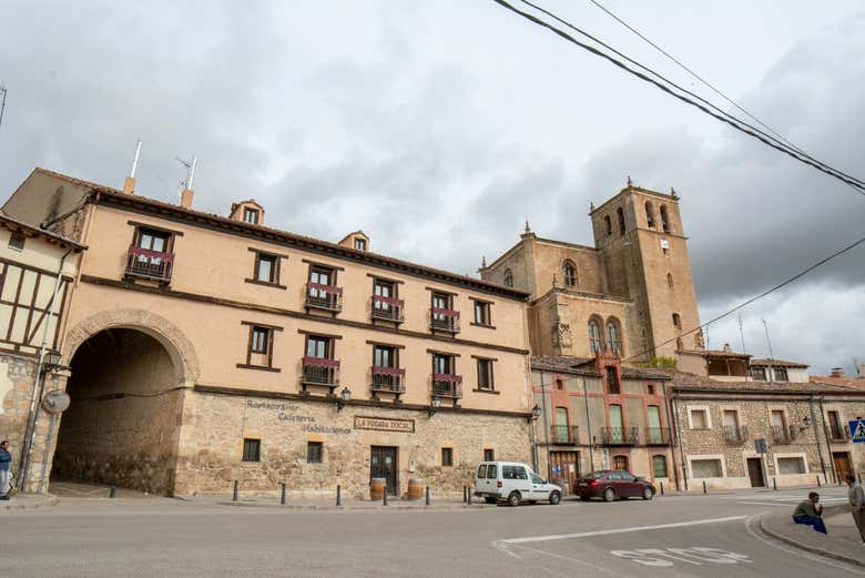 Campanário da ex-colegiada de Santa Ana