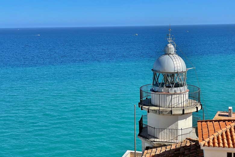El Faro con la vista al mar
